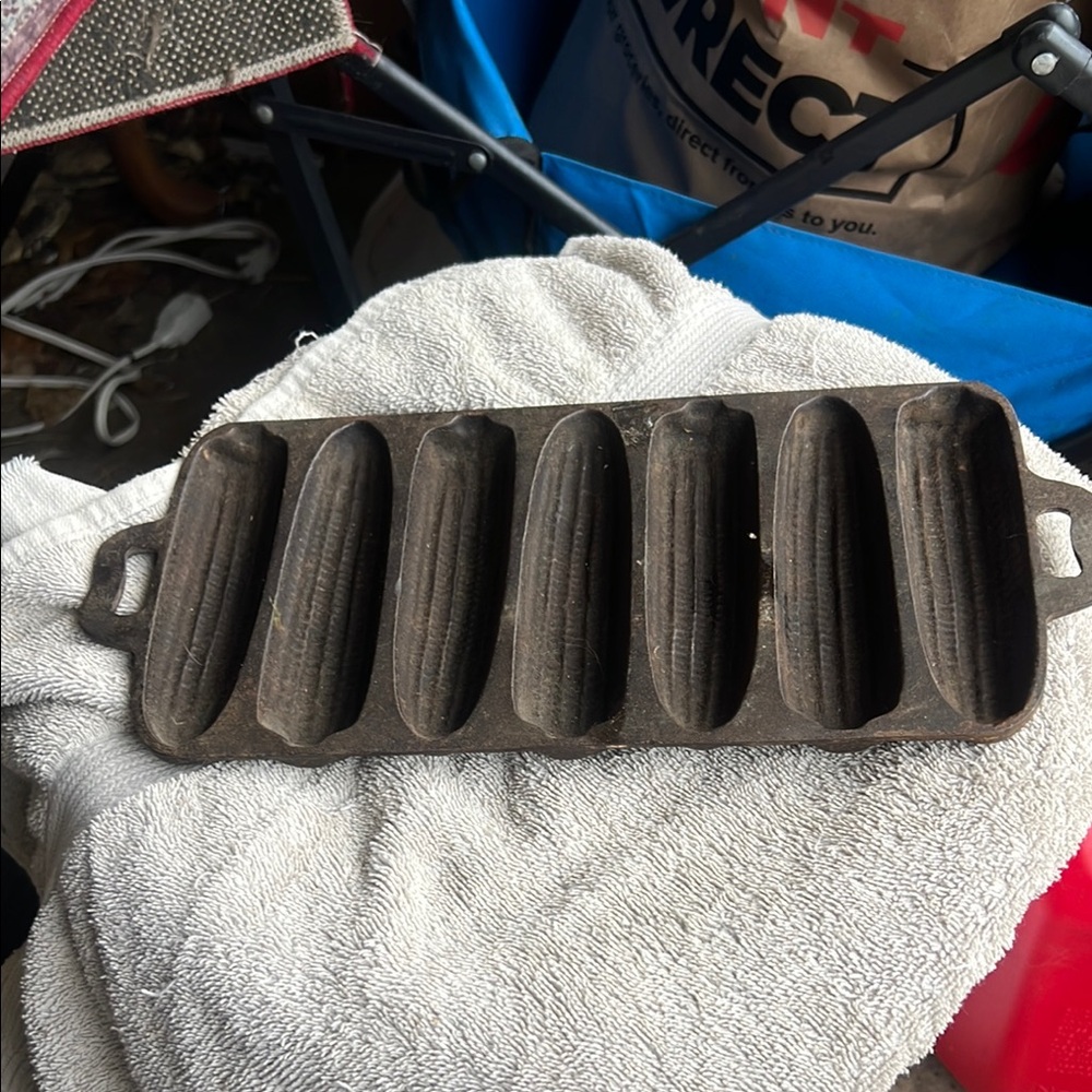 Vintage Cast Iron Cornbread Pan
